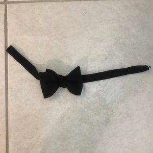 Bow tie